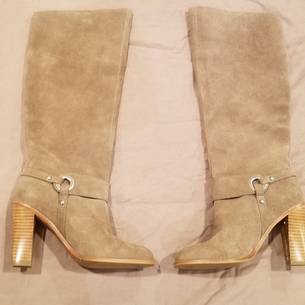 Donald Pliner Boots